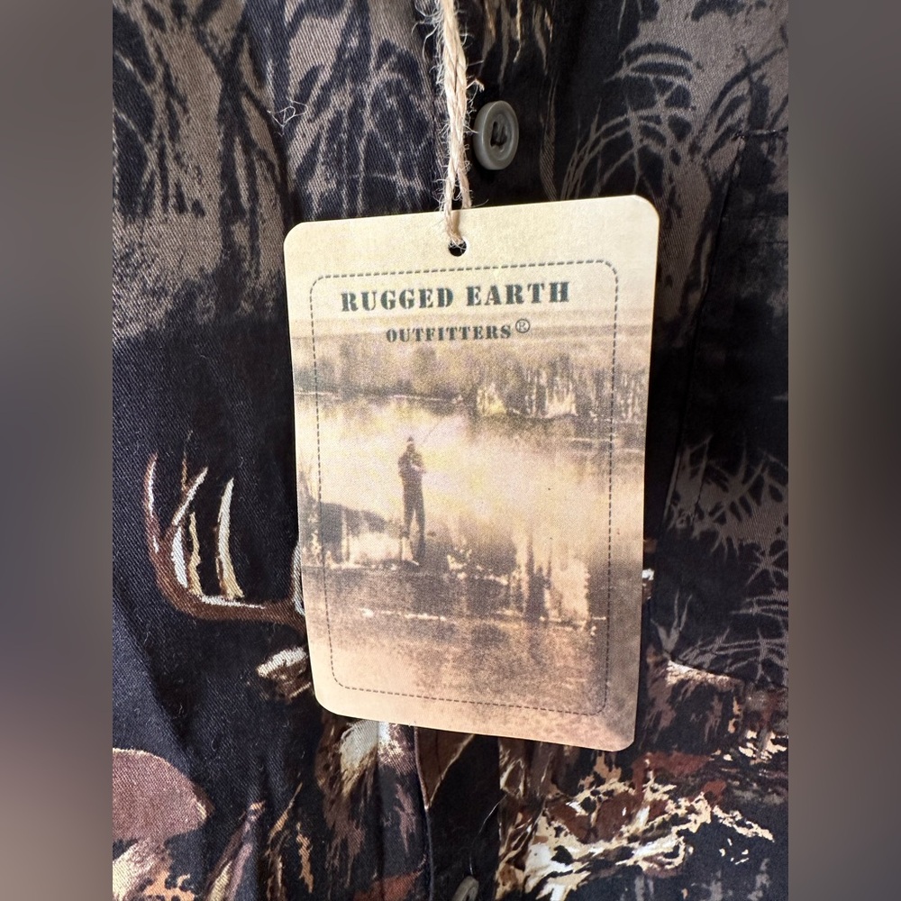 Rugged Earth Outfitters Men’s Size M Long Sleeve Button Up Deer Hunt Theme Shirt - Picture 3 of 5